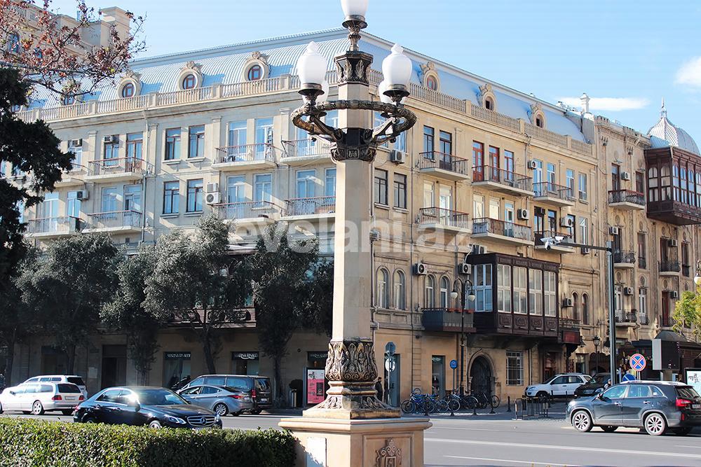 Satılır, köhnə tikili, 2 otaqlı, 90 m², İçəri Şəhər m.