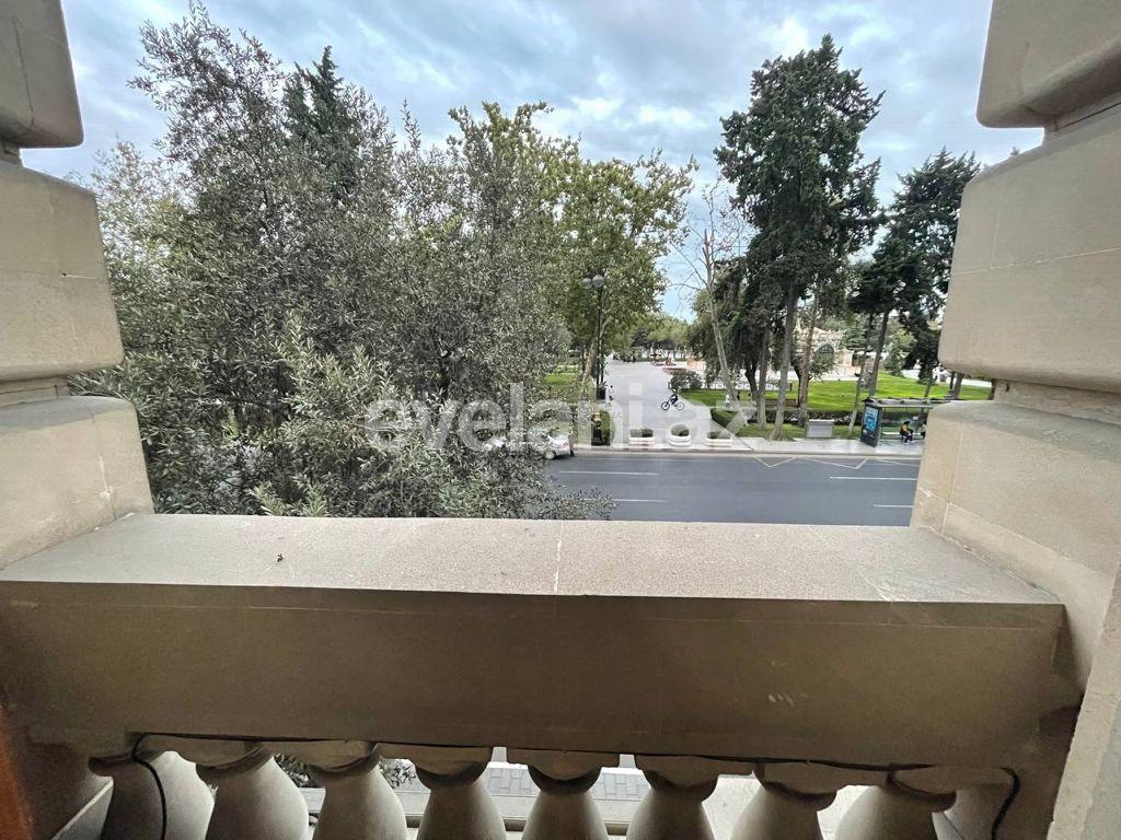 Satılır, köhnə tikili, 2 otaqlı, 90 m², İçəri Şəhər m.