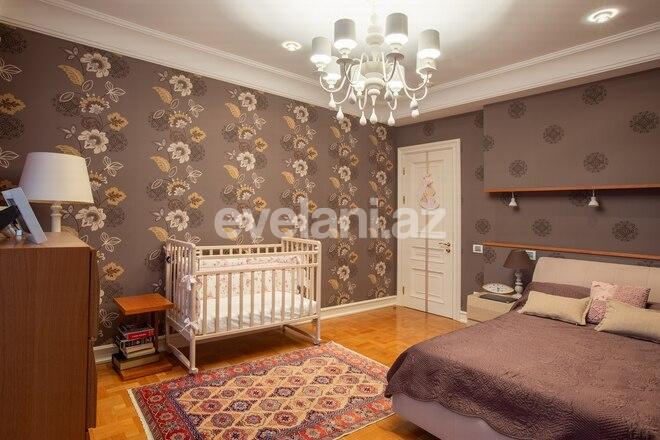 Продаётся, новостройка, 4-комнаты, 250 m², Низами m.