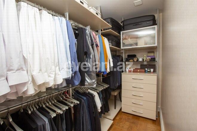 Продаётся, новостройка, 4-комнаты, 250 m², Низами m.