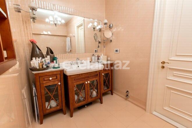 Продаётся, новостройка, 4-комнаты, 250 m², Низами m.