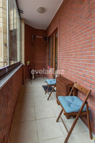 Продаётся, новостройка, 4-комнаты, 250 m², Низами m.