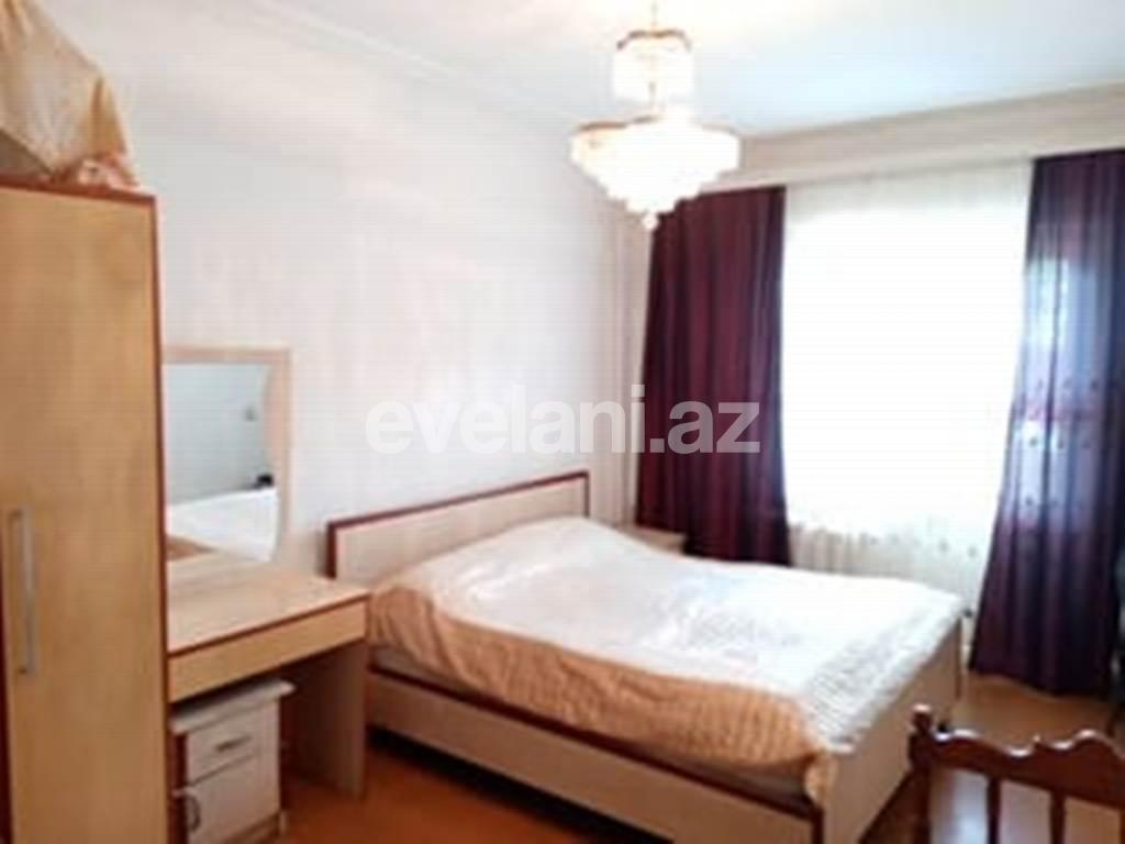 Sale, old building, 4 room, 90 m², Khalglar Doslugu m.