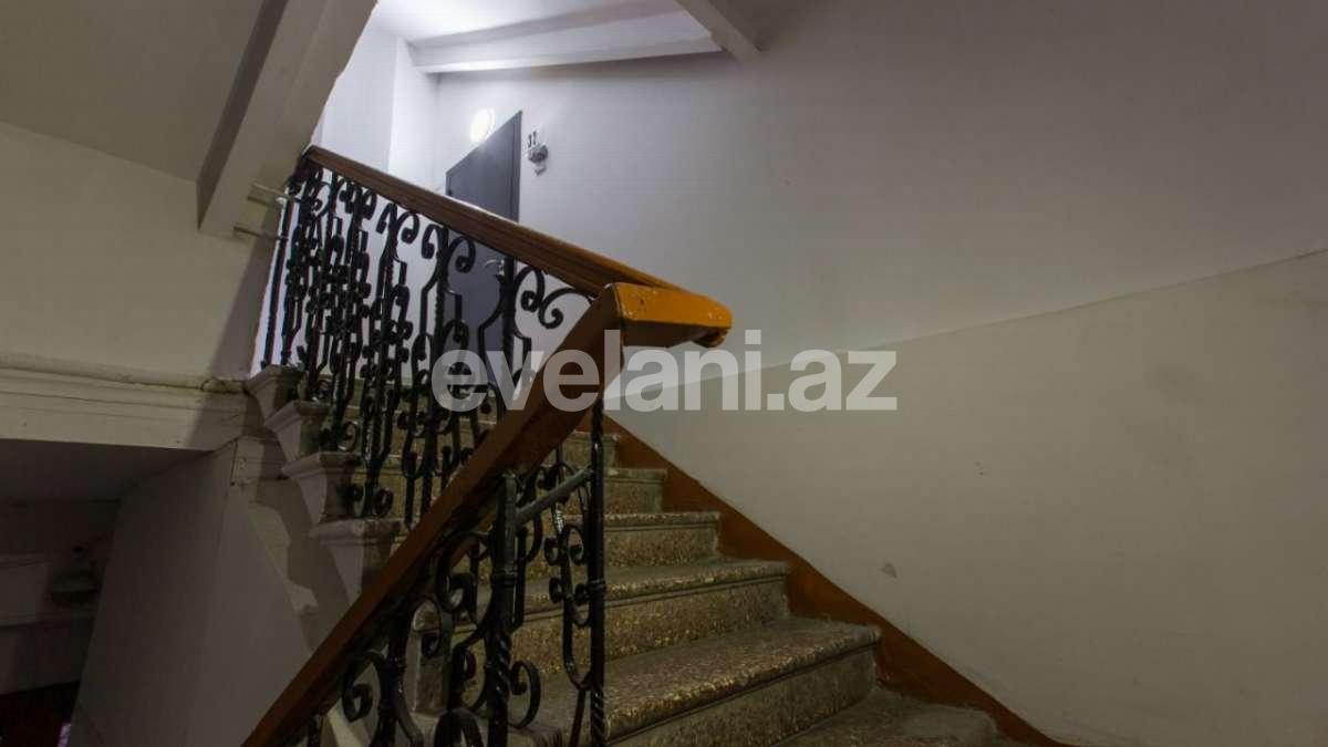 Продаётся, вторичка, 3-комнаты, 65 m², Сахил m.