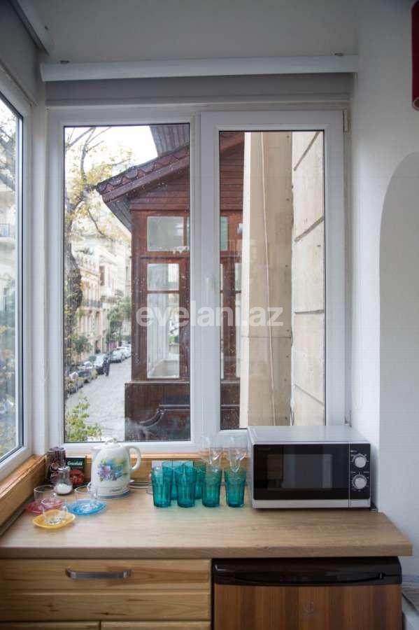 Продаётся, вторичка, 3-комнаты, 65 m², Сахил m.