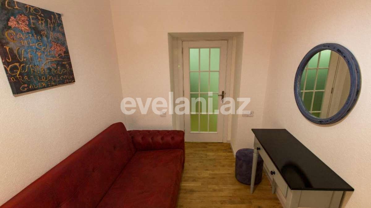 Продаётся, вторичка, 3-комнаты, 65 m², Сахил m.