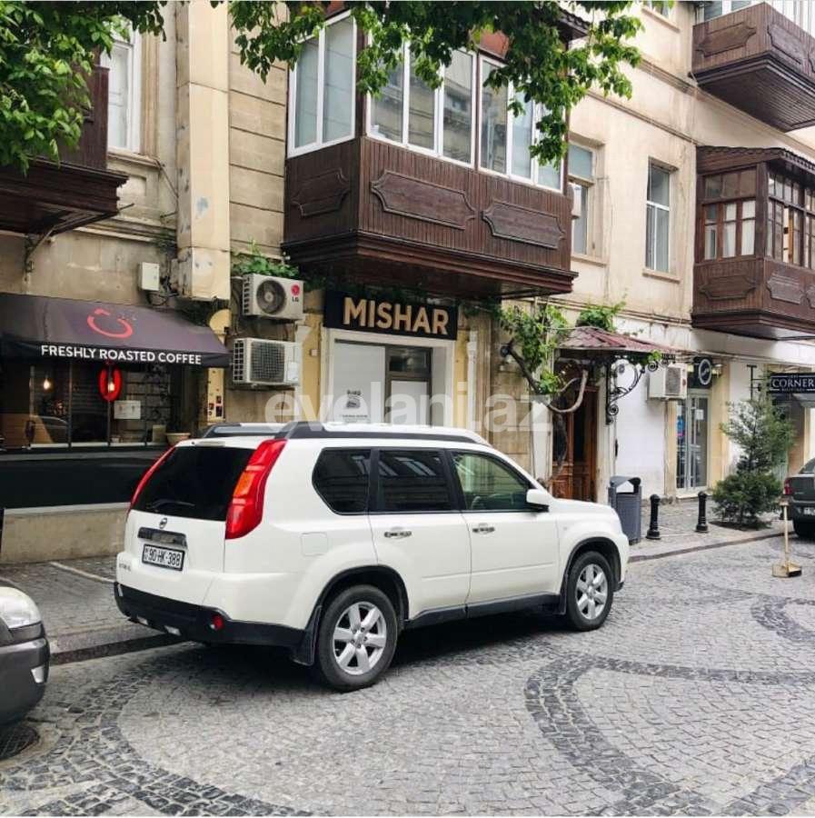 Продаётся, вторичка, 3-комнаты, 65 m², Сахил m.