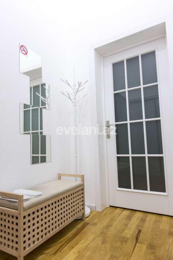 Продаётся, вторичка, 3-комнаты, 65 m², Сахил m.