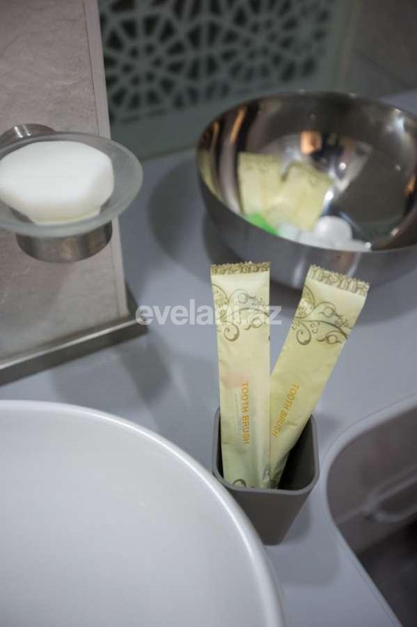 Продаётся, вторичка, 3-комнаты, 65 m², Сахил m.