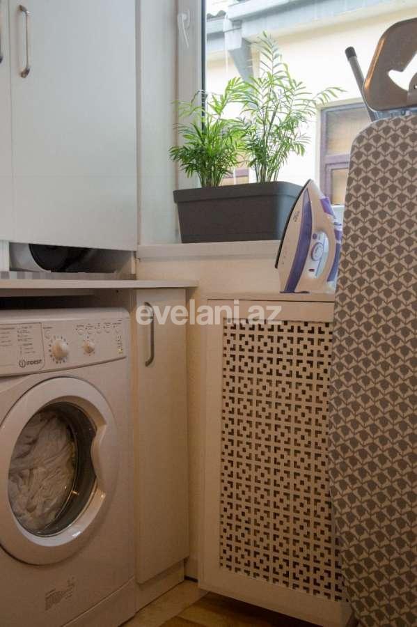 Продаётся, вторичка, 3-комнаты, 65 m², Сахил m.