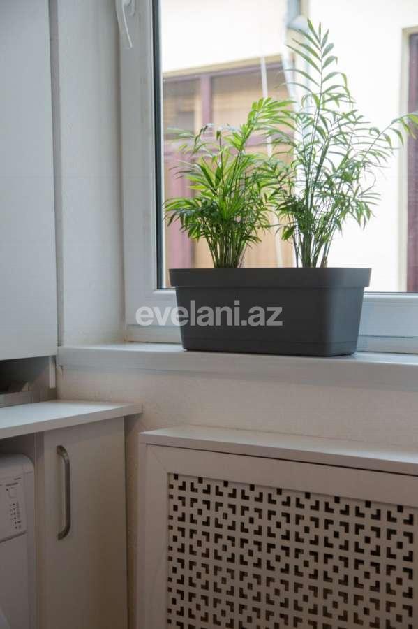 Продаётся, вторичка, 3-комнаты, 65 m², Сахил m.