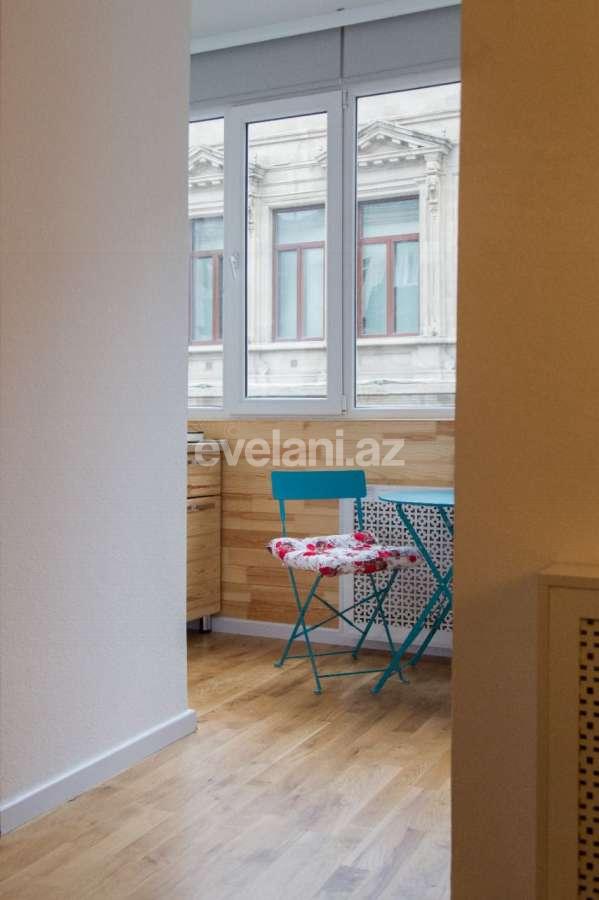 Продаётся, вторичка, 3-комнаты, 65 m², Сахил m.