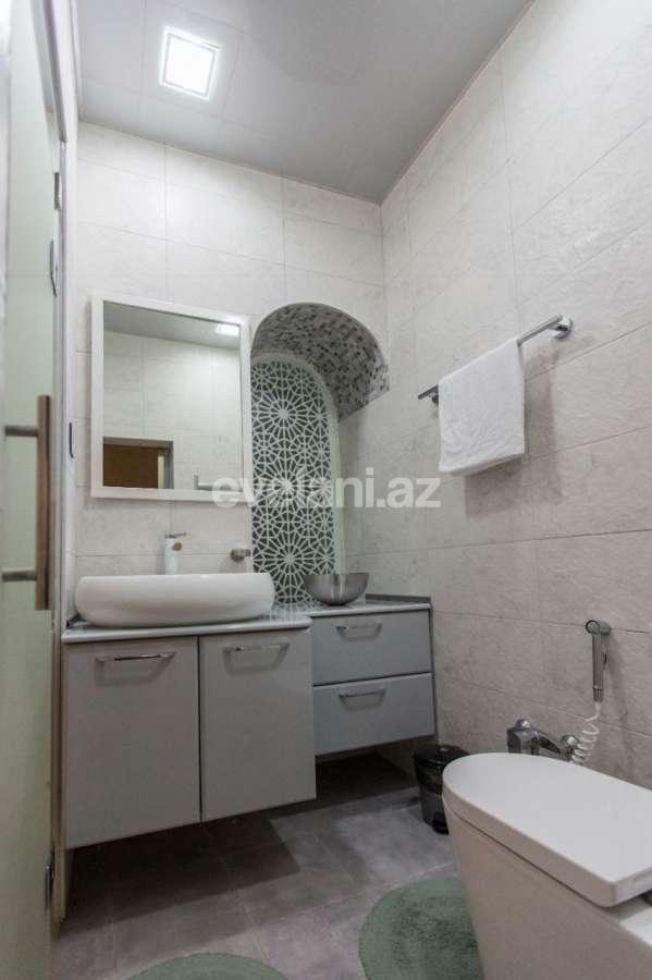 Продаётся, вторичка, 3-комнаты, 65 m², Сахил m.