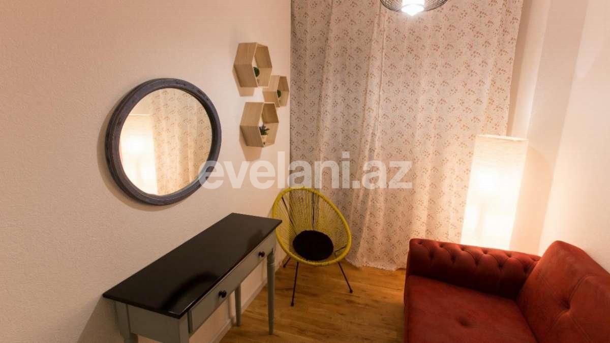 Продаётся, вторичка, 3-комнаты, 65 m², Сахил m.