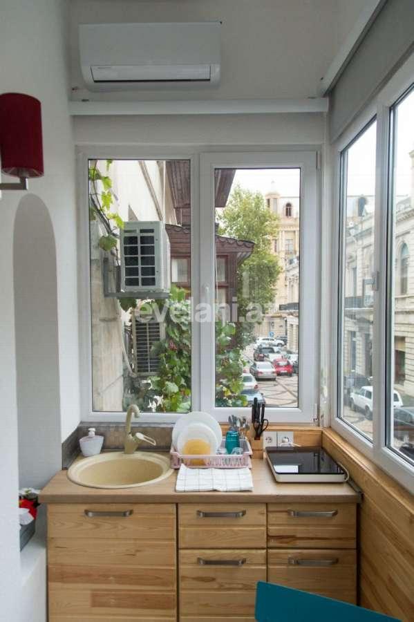 Продаётся, вторичка, 3-комнаты, 65 m², Сахил m.