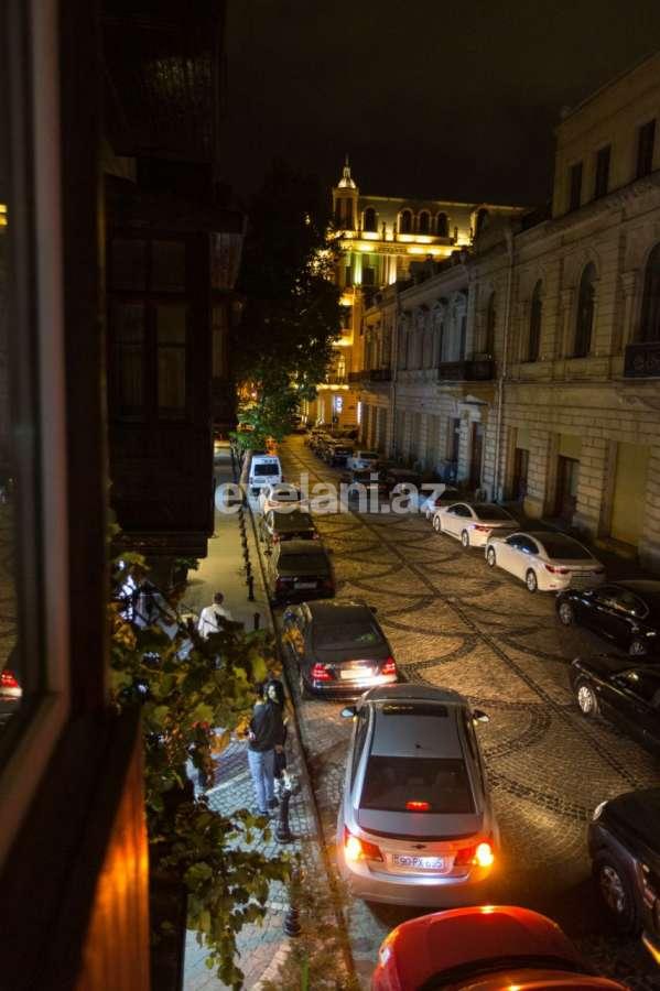 Продаётся, вторичка, 3-комнаты, 65 m², Сахил m.