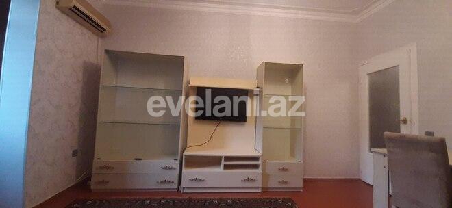 Sale, old building, 2 room, 55 m², Inshaatchilar m.