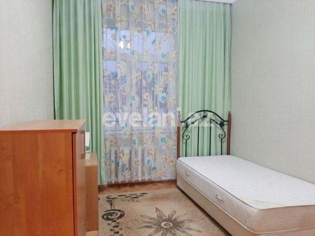 Kirayə verilir, köhnə tikili, 3 otaqlı, 75 m², Elmlər Akademiyası m.