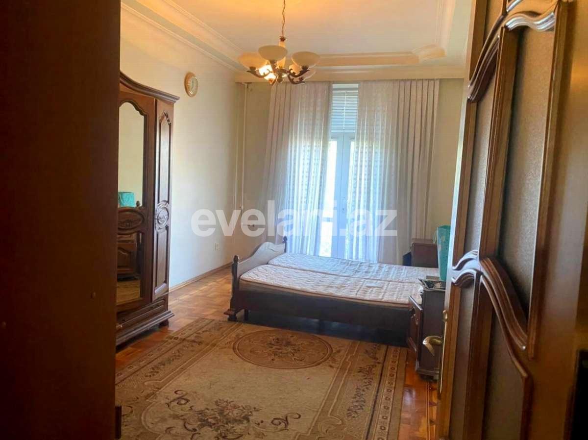 Sale, old building, 3 room, 70 m², Elmlar Akademiyası m.