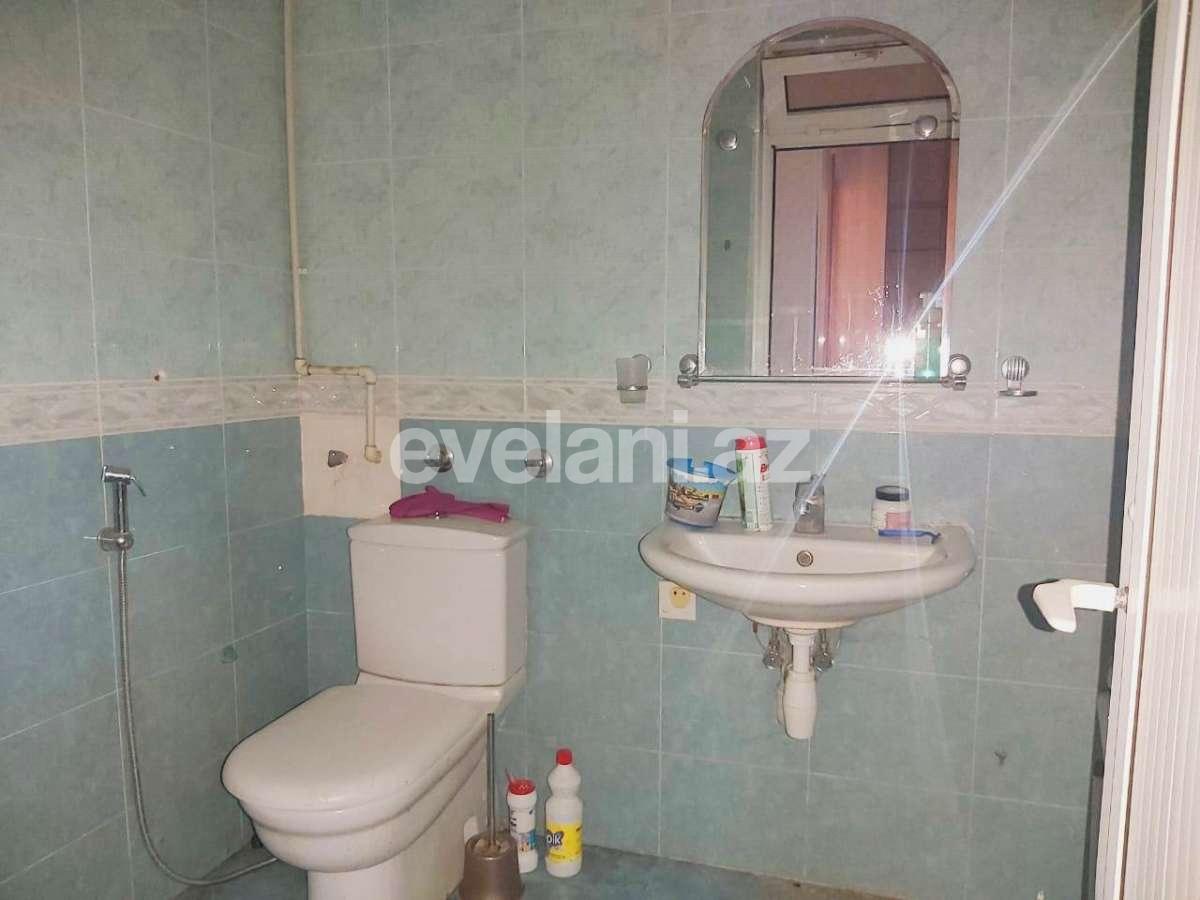 Sale, old building, 3 room, 70 m², Elmlar Akademiyası m.