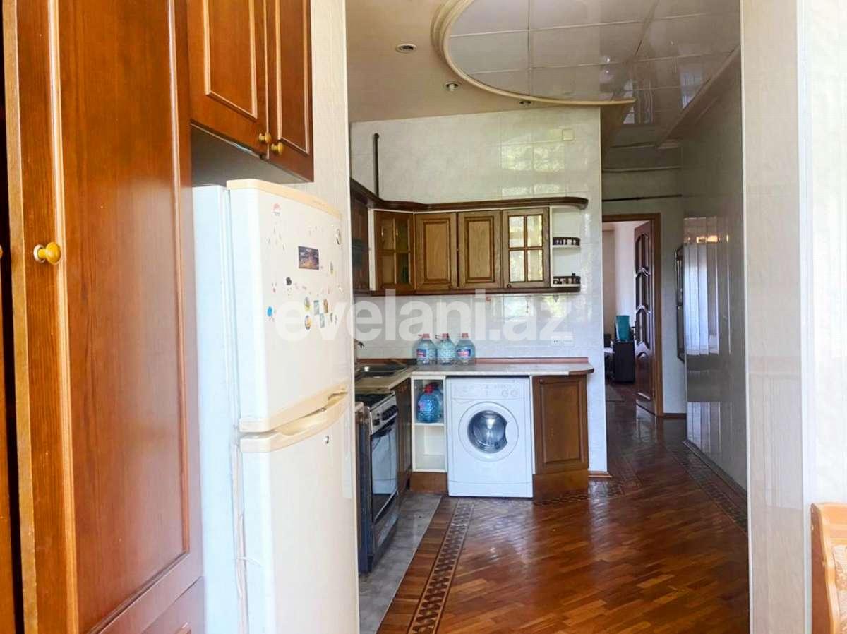 Sale, old building, 3 room, 70 m², Elmlar Akademiyası m.