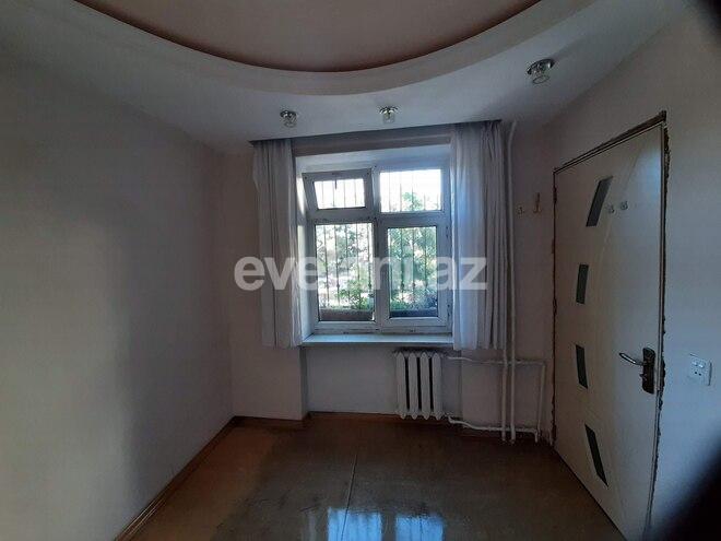 Sale, old building, 2 room, 32 m², Elmlar Akademiyası m.