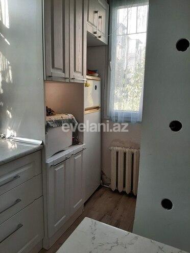Sale, old building, 2 room, 32 m², Elmlar Akademiyası m.