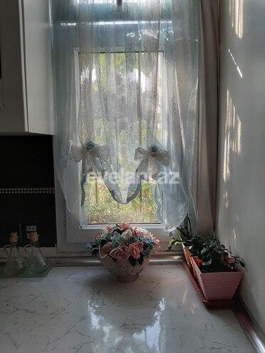 Sale, old building, 2 room, 32 m², Elmlar Akademiyası m.