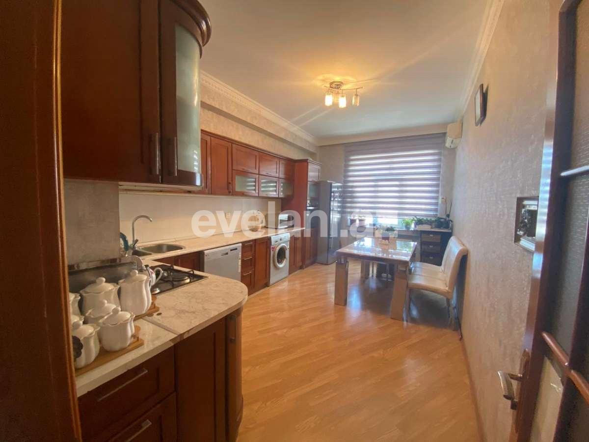 Satılır, yeni tikili, 4 otaqlı, 180 m², Azadlıq prospekti m.