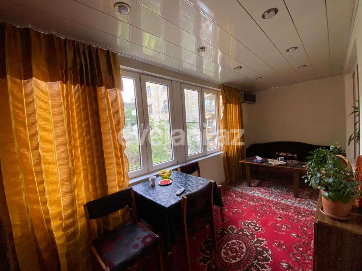 Sale, old building, 2 room, 60 m², Sabail r.