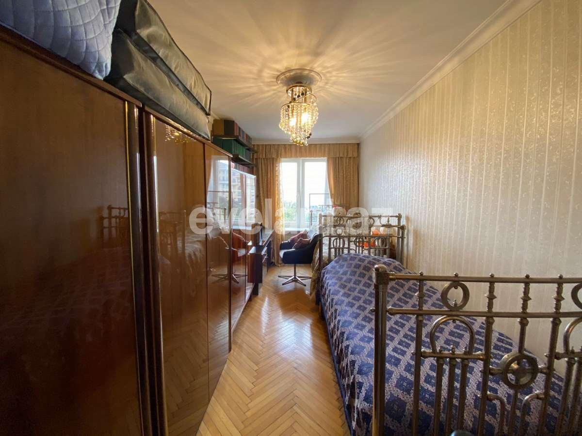 Sale, old building, 2 room, 60 m², Sabail r.