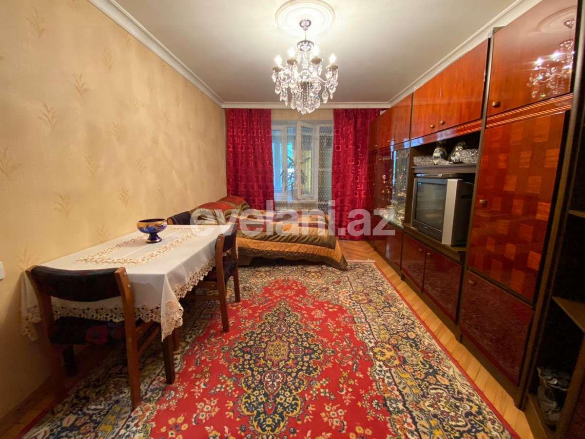 Sale, old building, 2 room, 60 m², Sabail r.