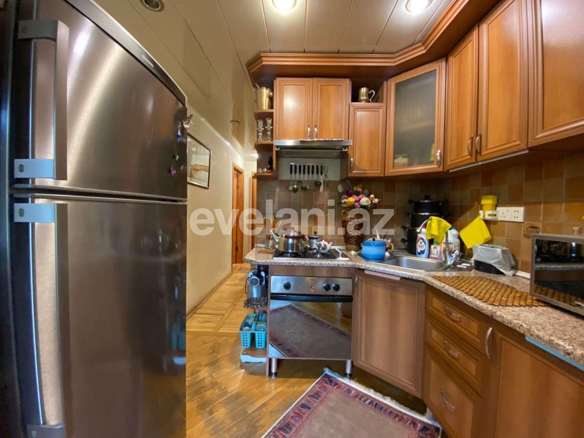 Sale, old building, 2 room, 60 m², Sabail r.