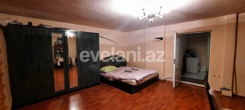 Sale, old building, 4 room, 140 m², Sahil m.
