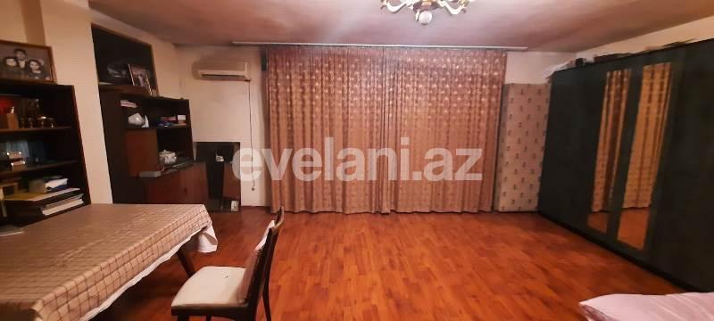 Sale, old building, 4 room, 140 m², Sahil m.