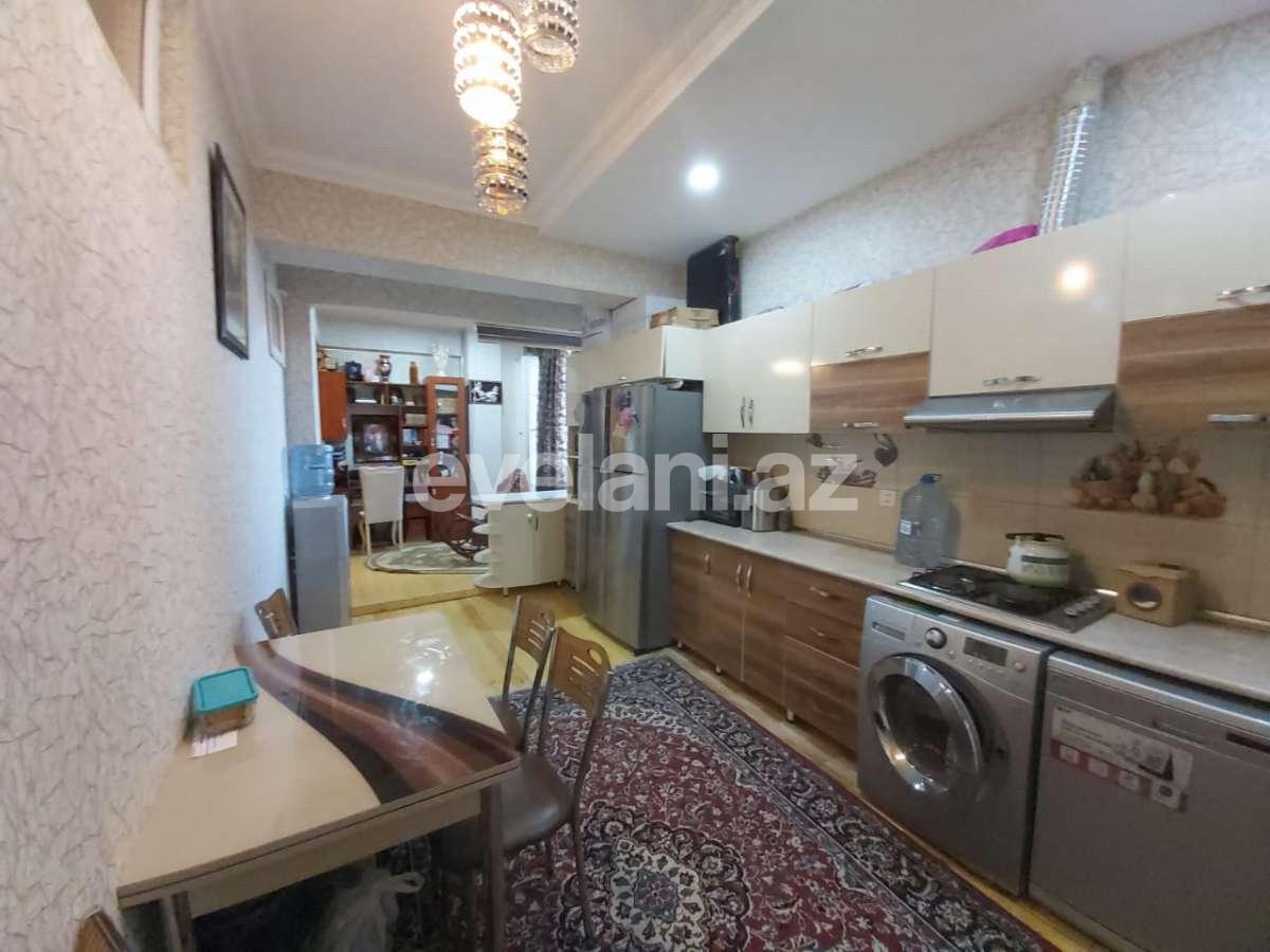 Satılır, yeni tikili, 2 otaqlı, 80 m², İnşaatçılar m.