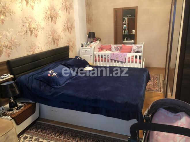 Продаётся, новостройка, 3-комнаты, 130 m², 8 Ноябрь m.