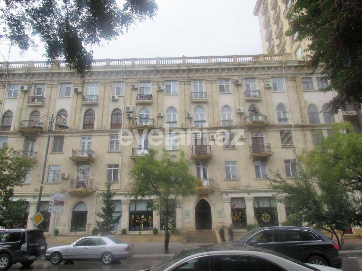 Satılır, ofis, 7 otaqlı, 300 m², İçəri Şəhər m.