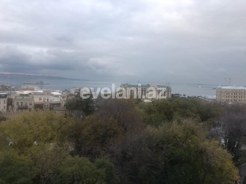 Satılır, ofis, 7 otaqlı, 300 m², İçəri Şəhər m.