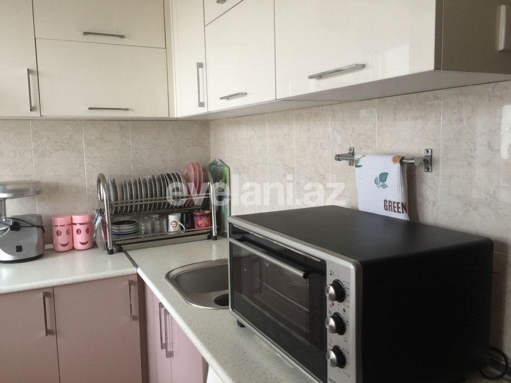 Sale, old building, 2 room, 60 m², Khalglar Doslugu m.