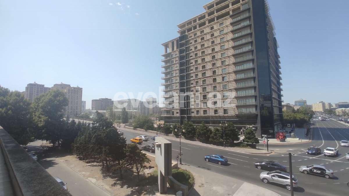 Satılır, yeni tikili, 4 otaqlı, 250 m², 28 may m.