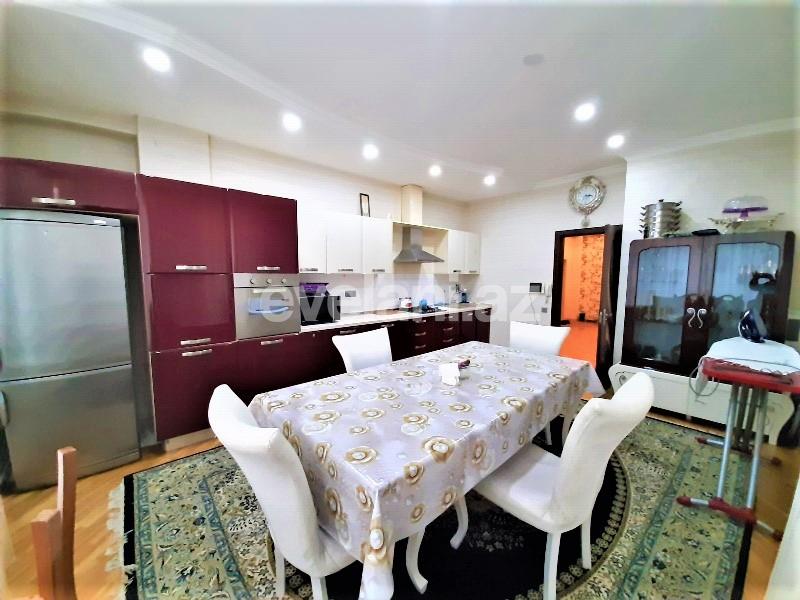 Satılır, yeni tikili, 3 otaqlı, 137 m², İnşaatçılar m.