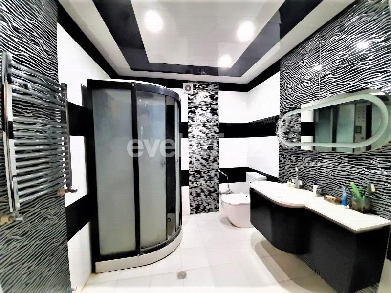 Satılır, yeni tikili, 3 otaqlı, 137 m², İnşaatçılar m.