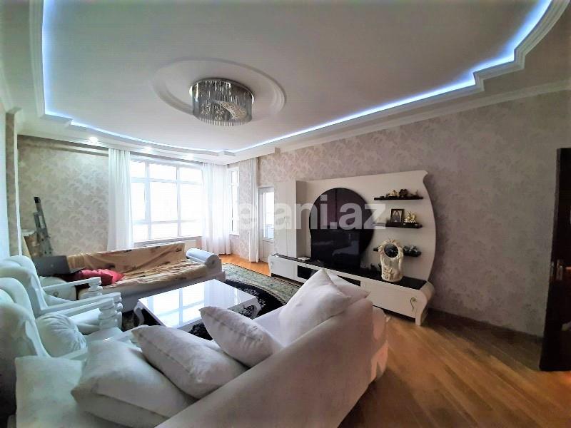 Satılır, yeni tikili, 3 otaqlı, 137 m², İnşaatçılar m.