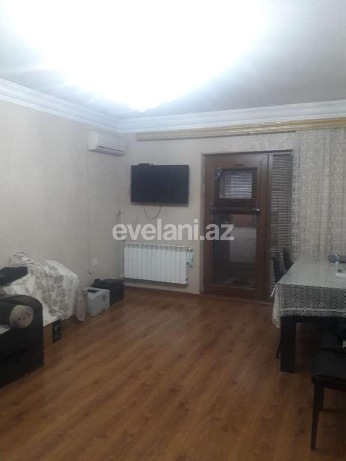 Satılır, köhnə tikili, 2 otaqlı, 70 m², Bakı, Binəqədi r, M. Rəsulzadə q, Azadlıq prospekti m.
