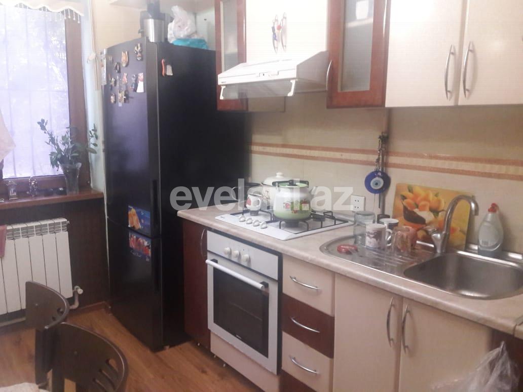 Satılır, köhnə tikili, 2 otaqlı, 70 m², Bakı, Binəqədi r, M. Rəsulzadə q, Azadlıq prospekti m.