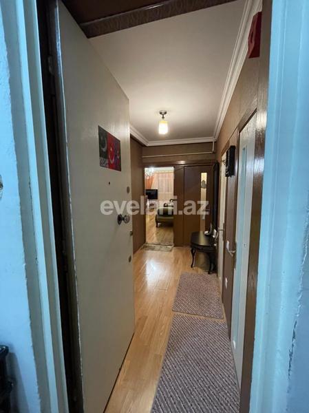Sale, old building, 3 room, 80 m², Inshaatchilar m.