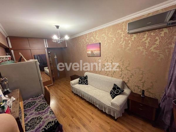 Sale, old building, 3 room, 80 m², Inshaatchilar m.