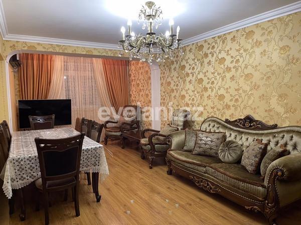 Sale, old building, 3 room, 80 m², Inshaatchilar m.