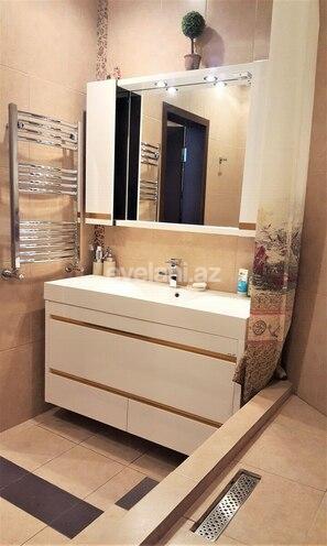 Satılır, köhnə tikili, 3 otaqlı, 125 m², İçəri Şəhər m.